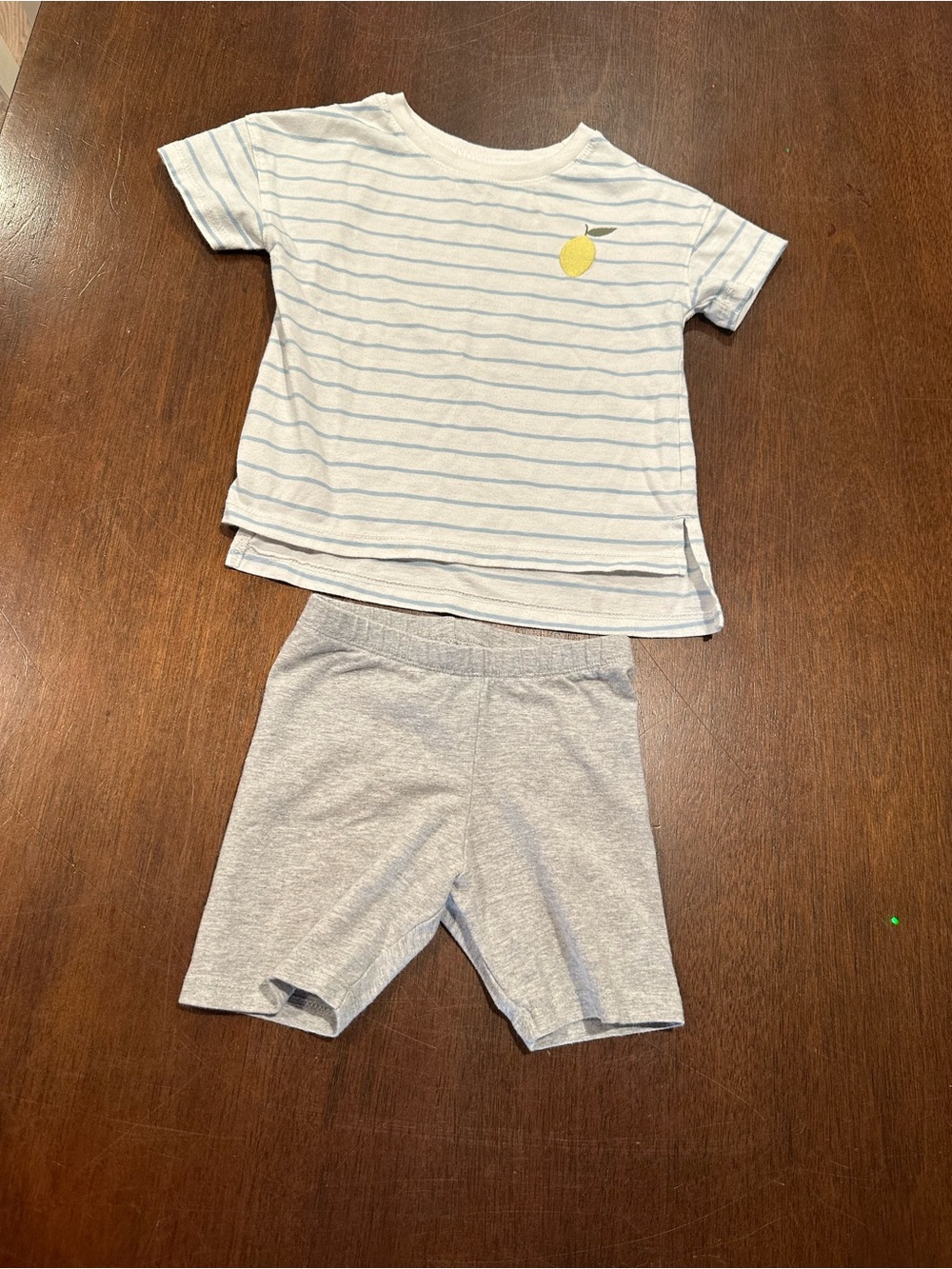 3T/4T Girls Striped Short Sleeve T-Shirt & Gray Shorts Outfit Set
A3:1180